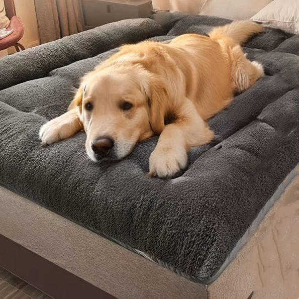 [Cozy Pet Bed] Reversible, Cozy Plush Pet Bed Mat for Cats & Dogs | All-Season, Dual-Sided Comfort, Polyester Fill, Ideal for Small to Large Pets, Durable, Quilted Pet Mat